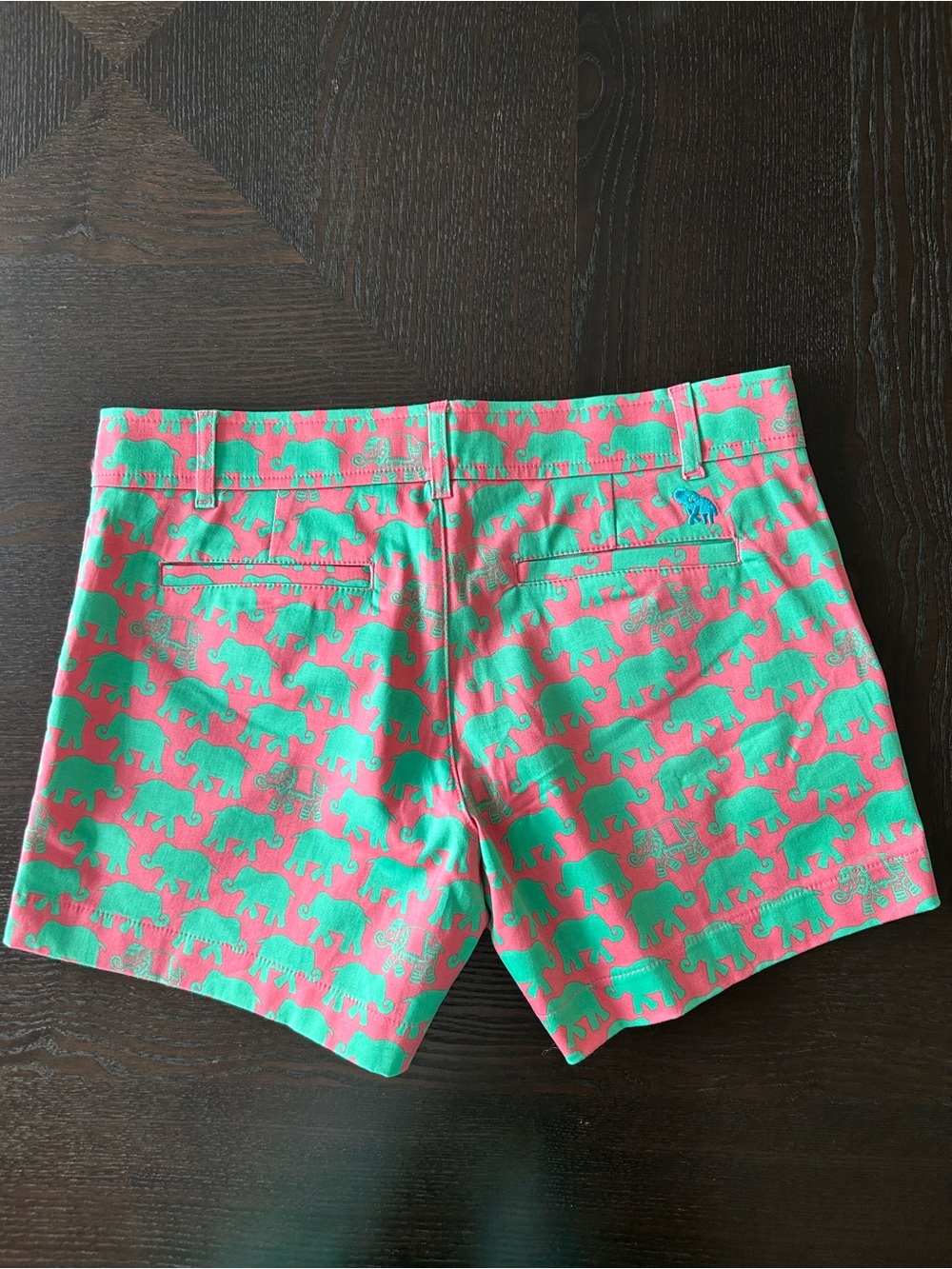 TRACY NEGOSHIAN SHORTS ELEPHANT PRINT SIZE 2 NWOT - Picture 2 of 8